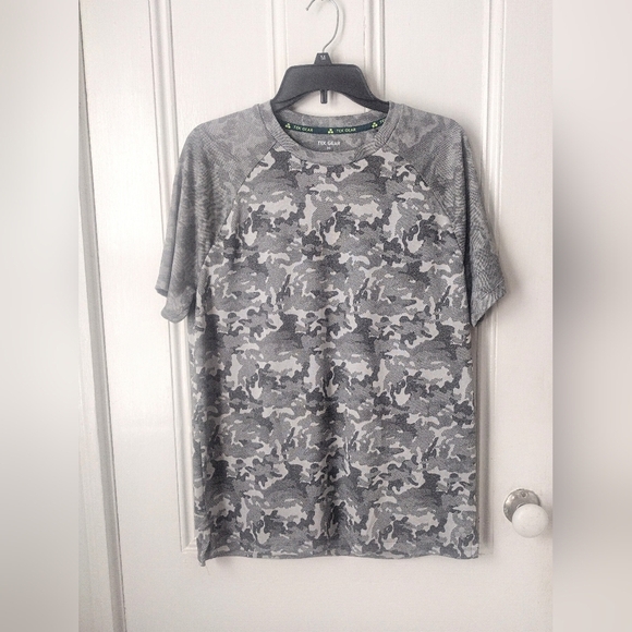 Tek Gear Men's Gray Camouflage DryTek Shirt Size Medium - Picture 1 of 3